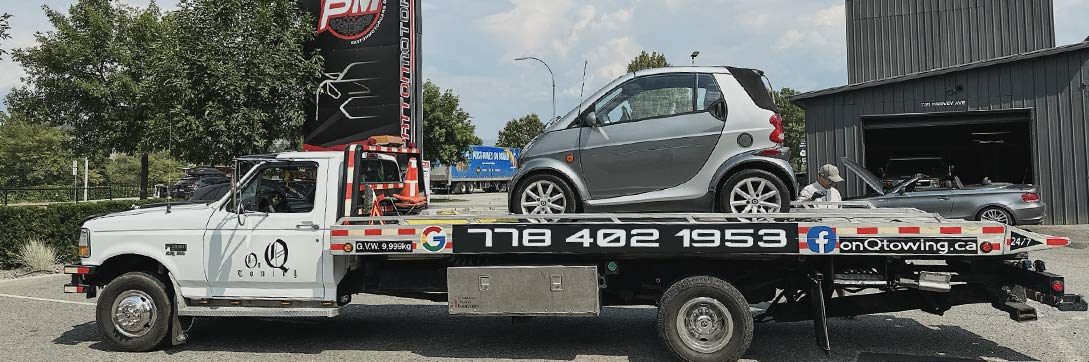 a picure of our Flatbed towing truck.